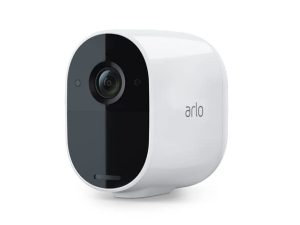 كاميرا أمان Arlo Essential بدون سلك (بدون أضواء كاشفة) عبوة واحدة من أنظمة الأمان اللاسلكية ، فيديو 1080 بكسل ، كاميرا داخلية / خارجية ، رؤية ليلية ، مراقبة ، صوت ثنائي الاتجاه ، مقاوم للطقس VMC2020 (متجدد)