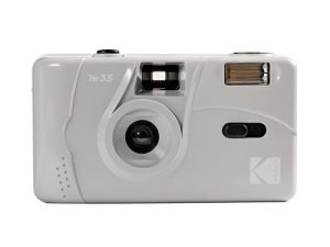كاميرا فيلم Kodak M35 قابلة لإعادة الاستخدام M35 مقاس 35 مم ، بؤرة ثابتة وزاوية عريضة ، بنيت في فلاش ومتوافقة مع فيلم 35 مم سلبي أو فيلم B / W (الفيلم والبطارية غير مدرجة) (رمادي)