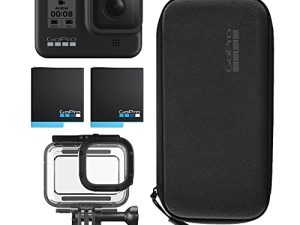 حزمة GoPro HERO8 السوداء: تتضمن كاميرا HERO8 سوداء ، وبطارية قابلة لإعادة الشحن (إجماليان) ، وغطاء واقٍ ، وحقيبة حمل