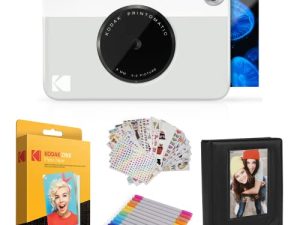 مجموعة هدايا Kodak Printomatic Instant Camera (رمادي) + ورق زنك (20 ورقة) + حافظة فاخرة + 7 مجموعات ملصقات ممتعة + علامات ثنائية الطرف + ألبوم صور.