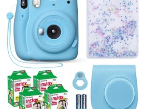 كاميرا Fujifilm Instax Mini 11 الفورية ، لون أزرق سماوي + حزمة قيمة لفيلم فوجي (40 ورقة) + مجموعة ملحقات الغالق ، بما في ذلك حقيبة حمل متوافقة ، وعدسة سيلفي ، وألبوم صور من خرز الرمال المتحركة ، 64 جيبًا